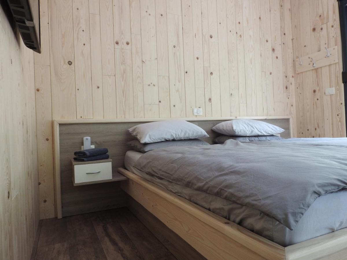 Pocitniski Hisici - Small Holiday Houses Ajdovscina Exterior photo